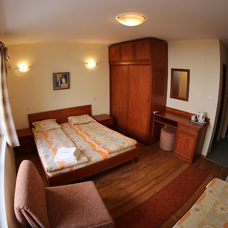 Aurora Guest House Nesebar Exteriör bild